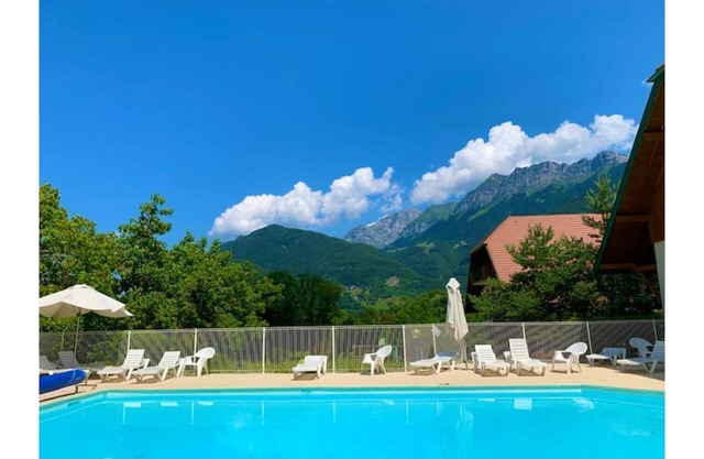 IN THE HEART OF GOLF **, Giez, near Lake Annecy