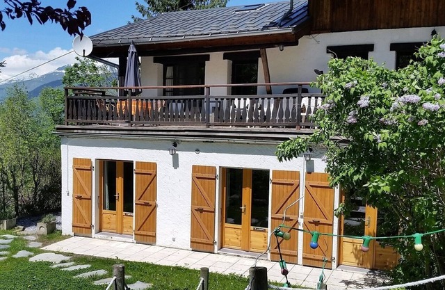 Auberge sur la Montagne - chalet sleeping up to 21