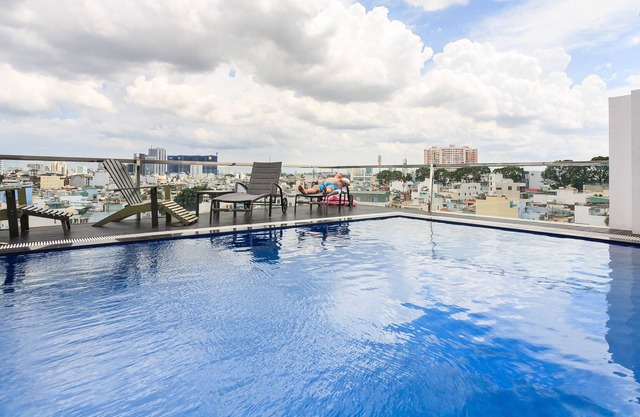 Apartamento de 1 dormitorio en Dist 3 con Sky Pool