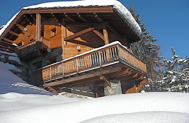 Auténtico chalet confortable al pie de las pistas en Courchevel