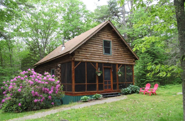 Nuevo alquiler en Boothbay Harbor, pruebe nuestra cabaña de troncos "auténtica" en Maine