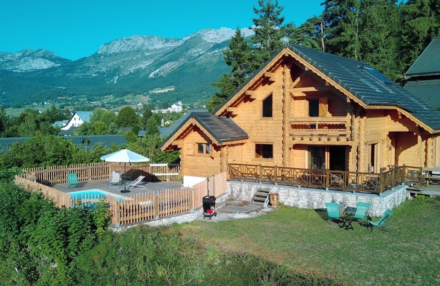 Authentic wooden chalet in the heart of the Vercors - Splendid view - Swimming pool - 13p