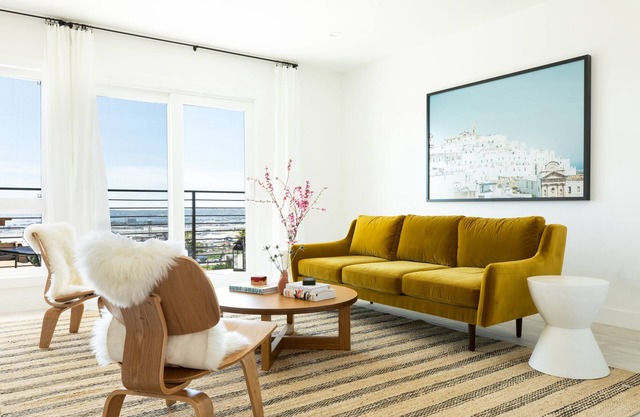 Mins to Gaslamp, Zoo & Airport | w / Patio al aire libre ❤︎ por AvantStay