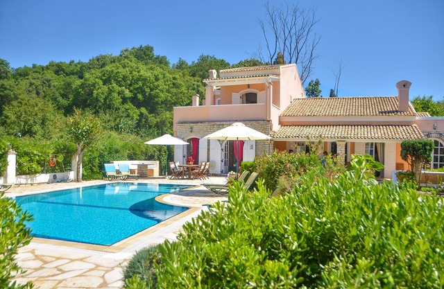Avlaki Beach House, con estilo Villa, que dan a la playa abrigada Extraordinaria