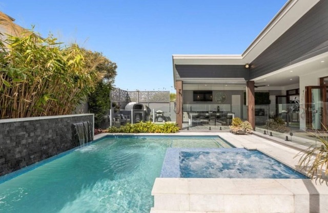 Avoca Beach Retreat- Entertainers delight in the heart of Kingscliff Salt Village