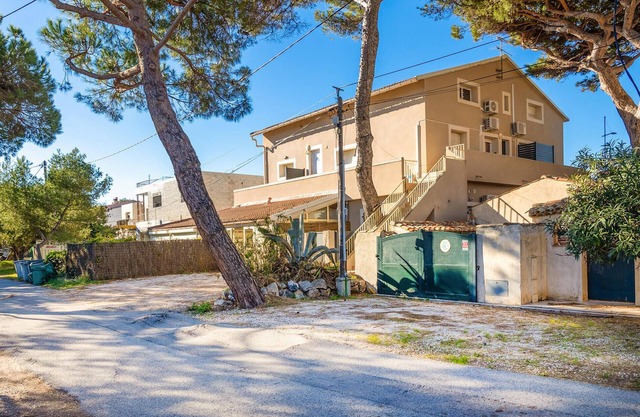 Impresionante apartamento en Hyères con.