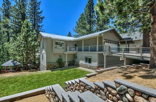 Awesome House/ Near Casinos, Hiking, Skiing & Lake