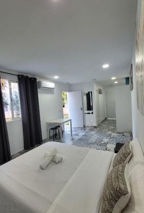 AYZ Silvela - Auto check-in property