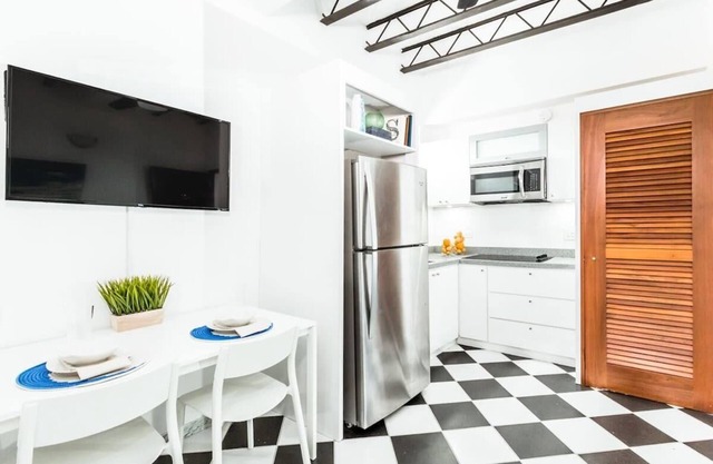SF 401 Azure Suite