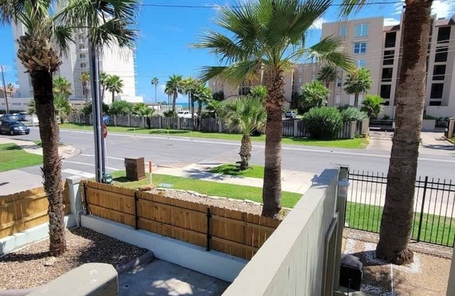 Bahama Mama House 4 Bedroom Home by RedAwning