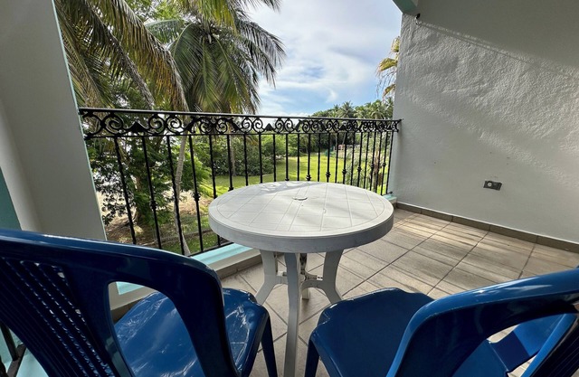 Frente a la playa apartamento - buen precio! puertas y ventanas WIFI gratis Proyectado