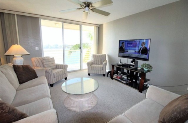 Bahia Vista 14-462 2 habitaciones, 2 baños, 4to piso, Isla Del Sol Cama King WIFI Piscina Jacuzzi
