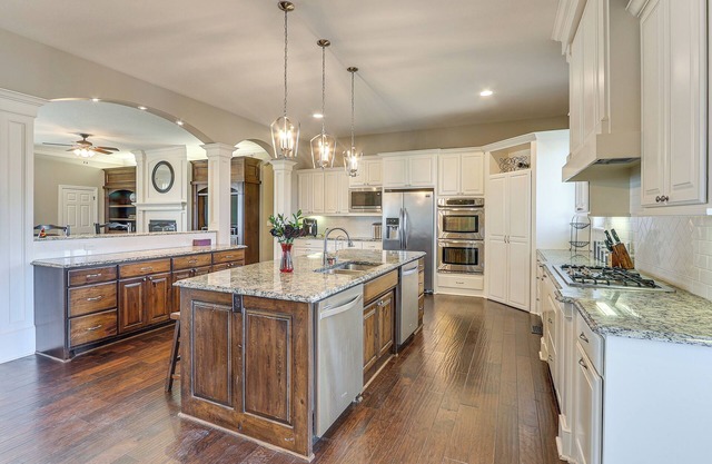 Balcony & Patio: Spacious Home in Bel Aire!