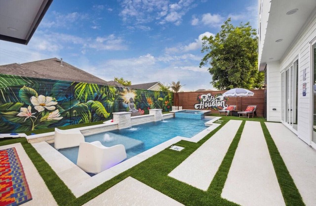 Bali in Houston-Unit A,4BR/4Bath