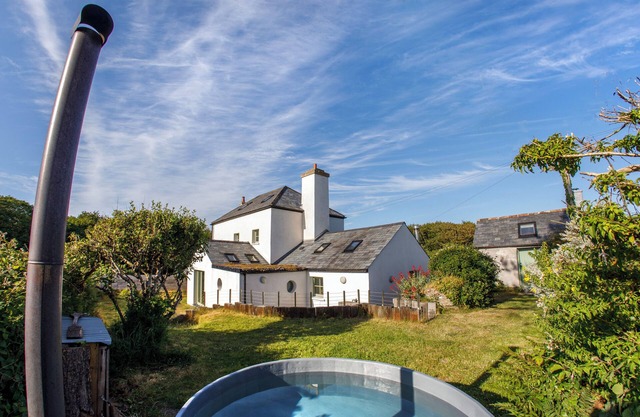 ¡NUEVO! Bangeston Farmhouse - bañera de hidromasaje, cerca de playas de surf, camino costero, se admiten perros