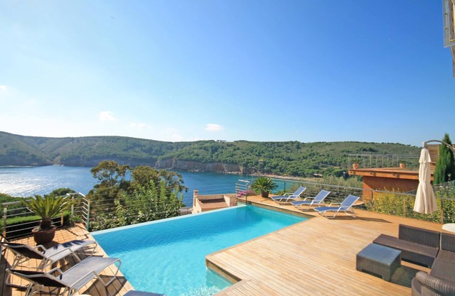 Barbara: Lujosa villa con vista al mar y piscina privada