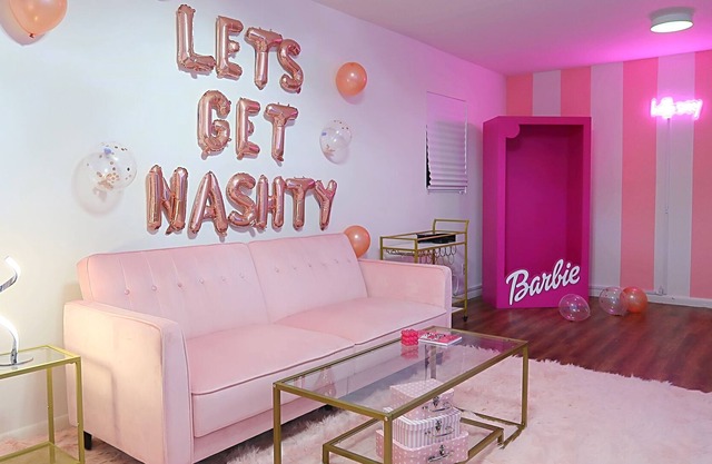 BARBIE'S PINK HOUSE 3 BDR 1 BATH