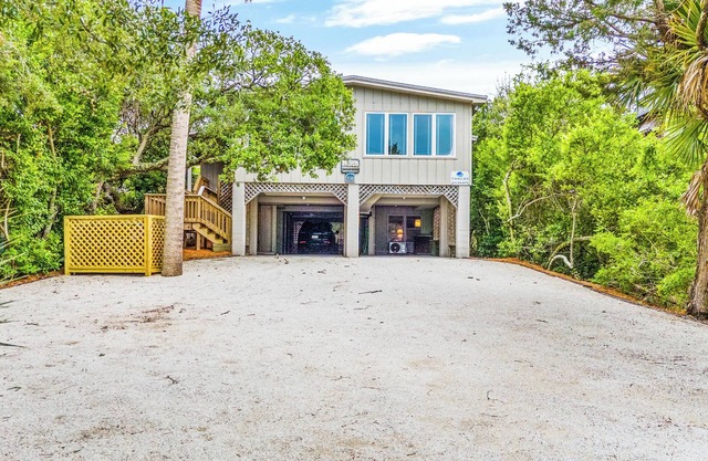 Barracks Ocean front 5 bedroom home with elevator on Pawleys Island