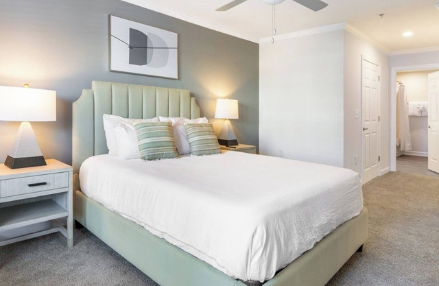 Barsala l Stylish 1BD ten miles from Wrightsville Beach!