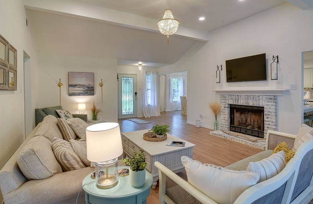 Bay City Vacation Rental ~ 6 Mi to Sargent Beach