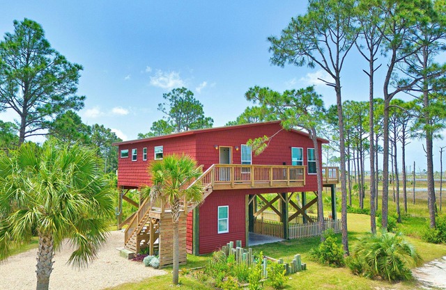 BAY FRONT April 10-16th Spring Break deal!