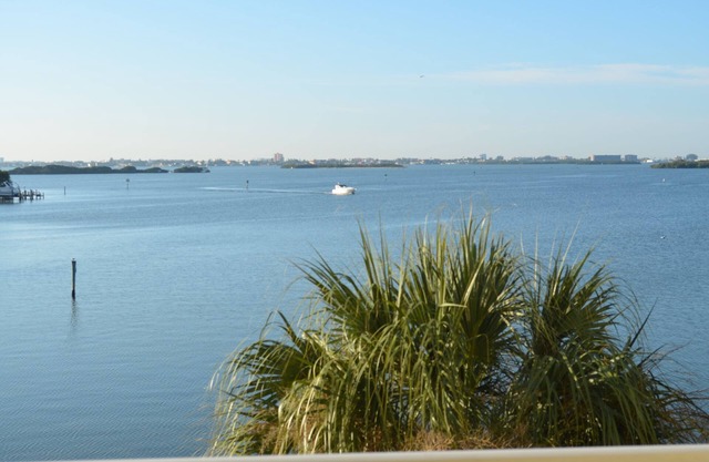 Condominio frente al mar en Boca Ciega Bay # 213