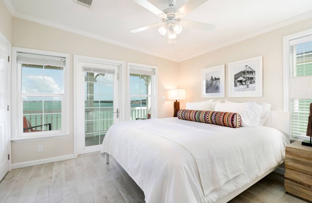 Bay View 2 habitaciones / 2. 5 baños Alquiler de casa de pueblo en Key West Area