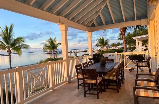 Bayside Single-Family Home 4 BR 4 BA Bimini Bay Bahamas