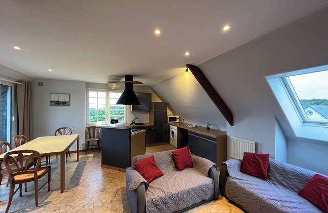 BEACH 300m away-CONFORT-WIFI-TERRACE SEA VIEW-PRIVATE PARKING