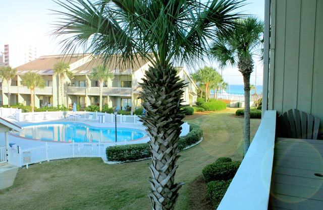 Playa y golf todo en una gran ubicación! ¡Sección de Lakeview en el paisaje marino!
