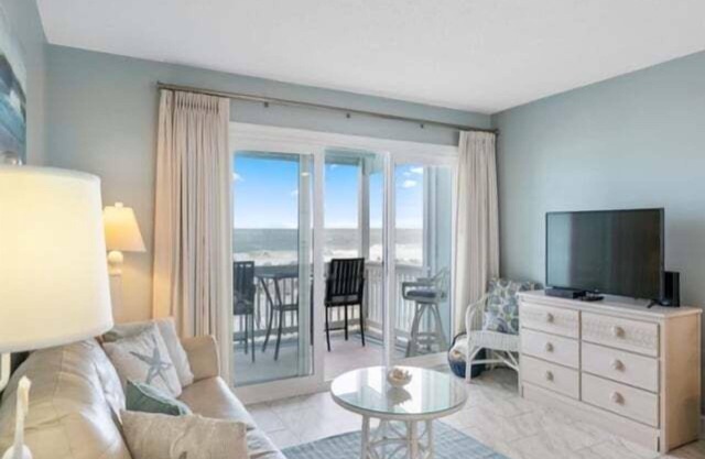 Beach Bliss (1-Bedroom Villa) by RedAwning