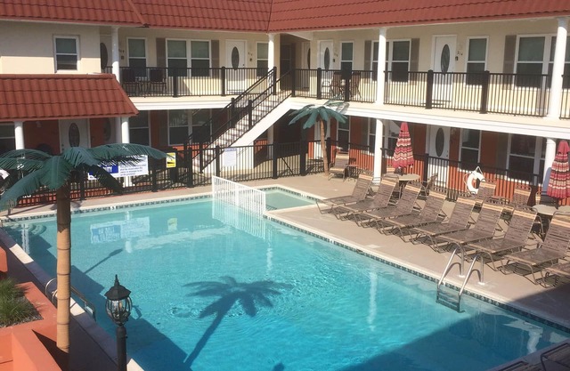 Beach Block Condo en North Wildwood con una PISCINA!