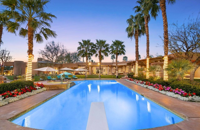'Beach Dunes Estate' 5BR/4.5BA, Private Gated Estate on 2 acres, Sleeps 12