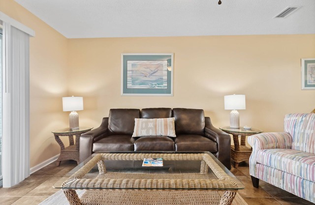 Condo, Pet-Friendly, Steps to Bch, Central Location