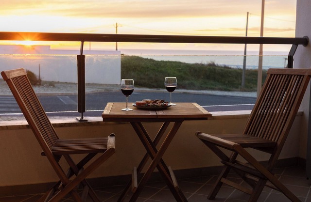 Beach front, 2-bedroom apartment in Santa Cruz