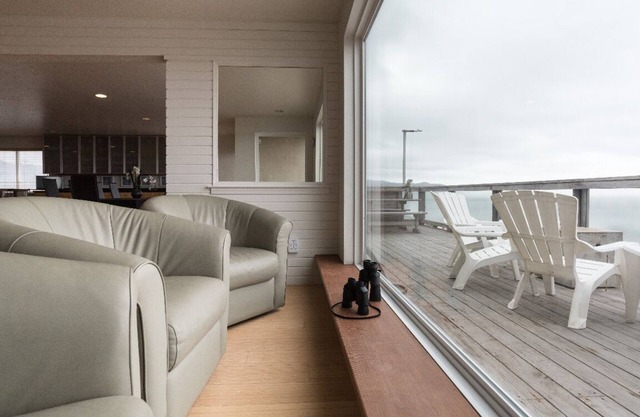 En primera línea de playa 3200SQ ENORME casa de lujo en el segundo piso, a solo 7 millas de San Francisco