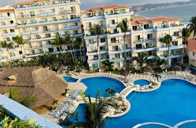 BEACH FRONT VILLA FRENTE AL MAR EN MANZANILLO COLIMA