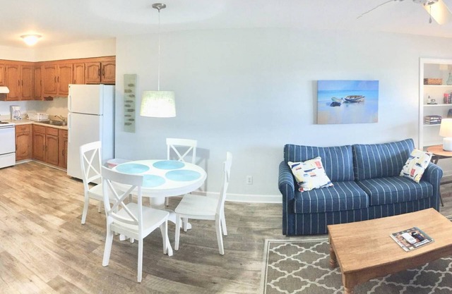 Beach Haven, NUEVO y renovado, 2018! , a menos de 1 cuadra de la playa! Cocina llena.