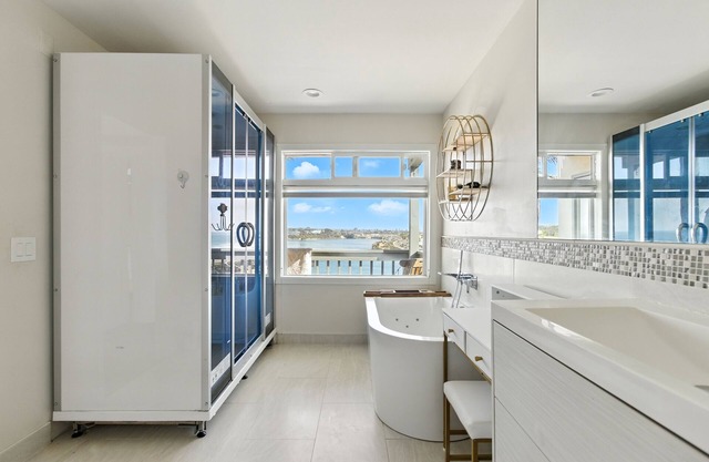 Beach House Vibe! Views Views Views!