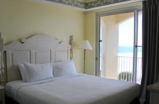 Beach is Calling! Four Serene Units, BBQ Facilities, Surfing, Near The Casements