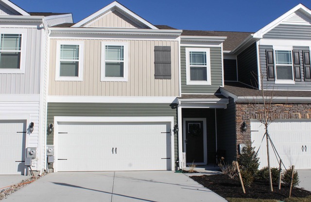 Beach Life - Townhouse 1.5 miles from Beach