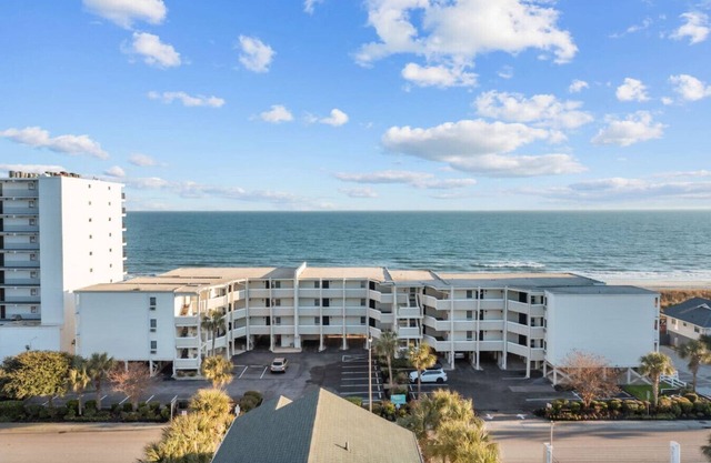 2/2 Oceanfront Condo w/ Pool - Windy Hill