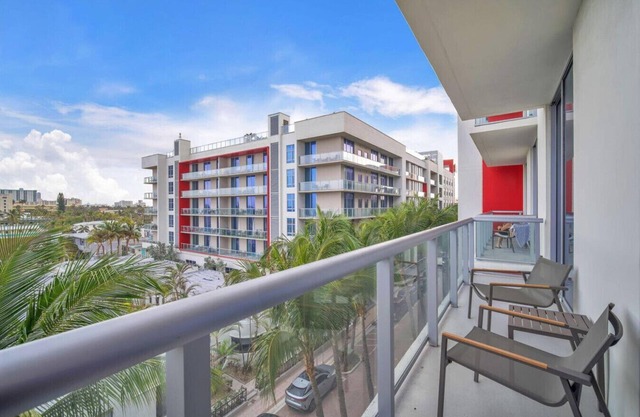 Beach stay|rooftop pool|Hollywood Beach