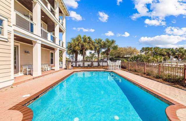 Beach Views, Private Pool, Recently Remodeled - Steps to the Beach!