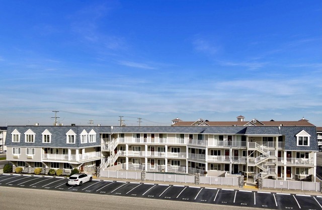 UBICACIÓN DE PLAYA! Condominio Merrimac Resort con baño recientemente renovado