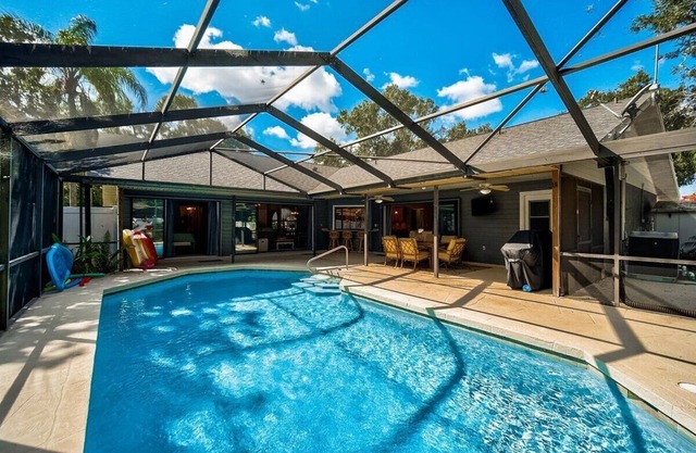 Beaches, Heated Pool, or Golf? 4 Bed 3 Bath Home