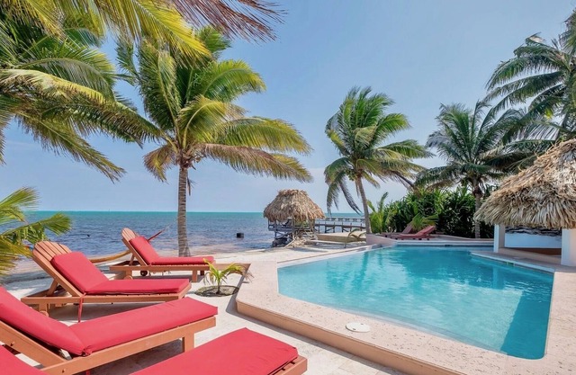 🌴 Casa frente a la playa 4BR / 2BA con piscina privada, aire acondicionado en todas las habitaciones 😎