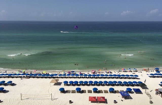 Condominio de lujo en el piso 9 frente a la playa! (Servicio de silla de playa incluido!)