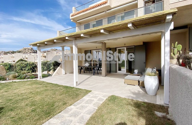 Beachfront apartment with beautiful view