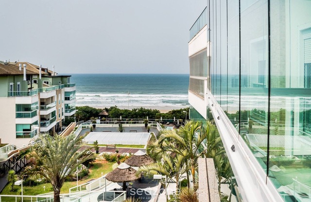 Beachfront Apartment w/ View Beach Santinho Asr204